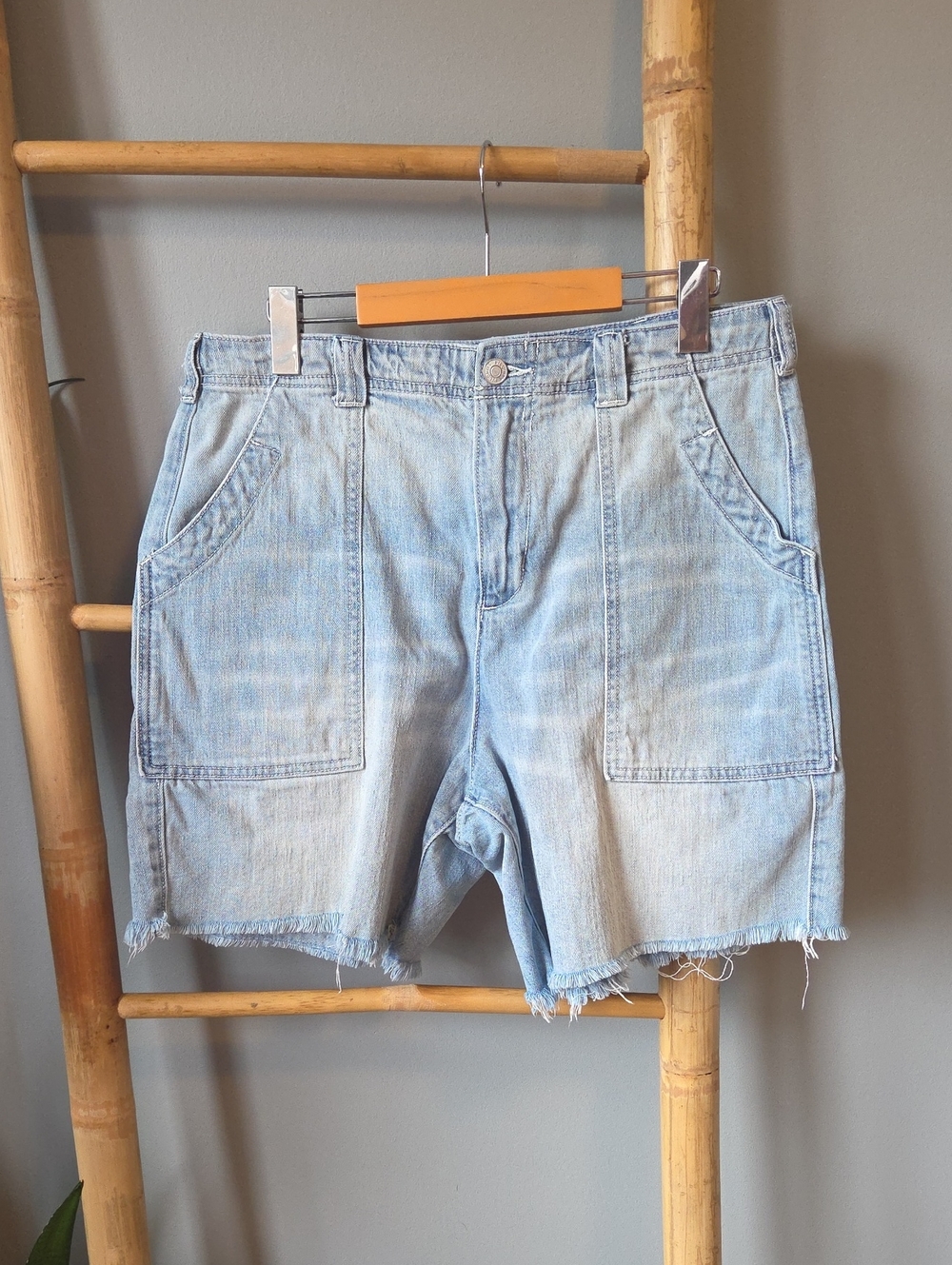 Anthropologie Pilcro Light Wash Denim Jean Shorts